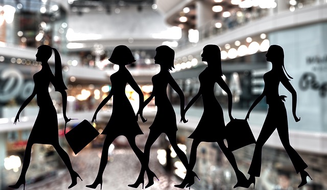 siluety nakupujících žen.jpg
